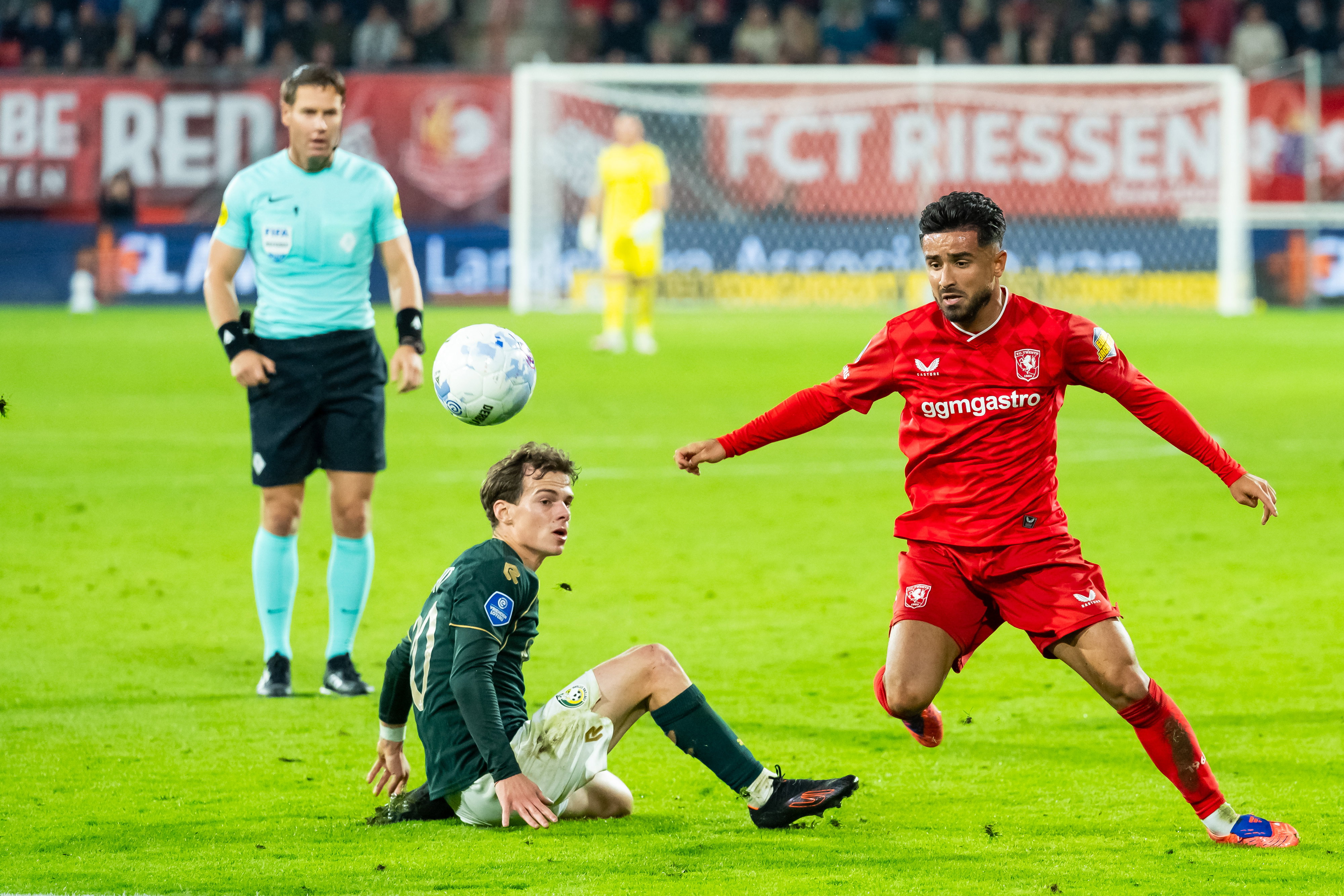 Naci Unuvar in het duel met Fortuna Sittard