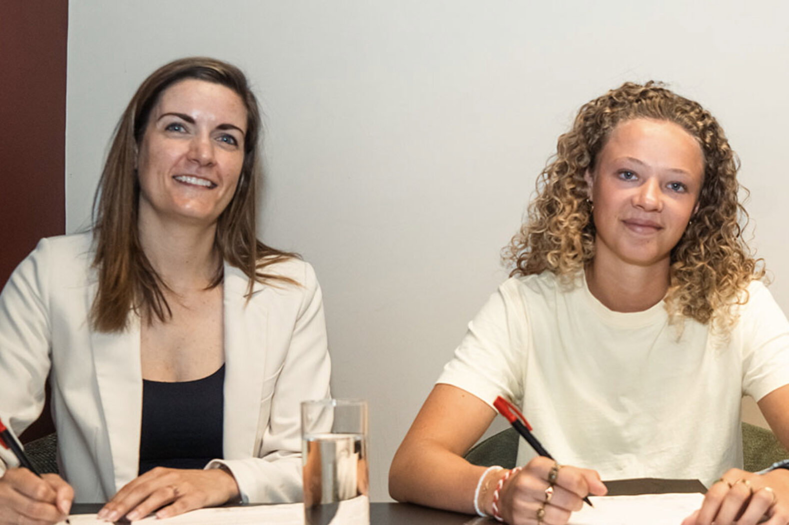 Nicole Deurholt en Lieke Goos