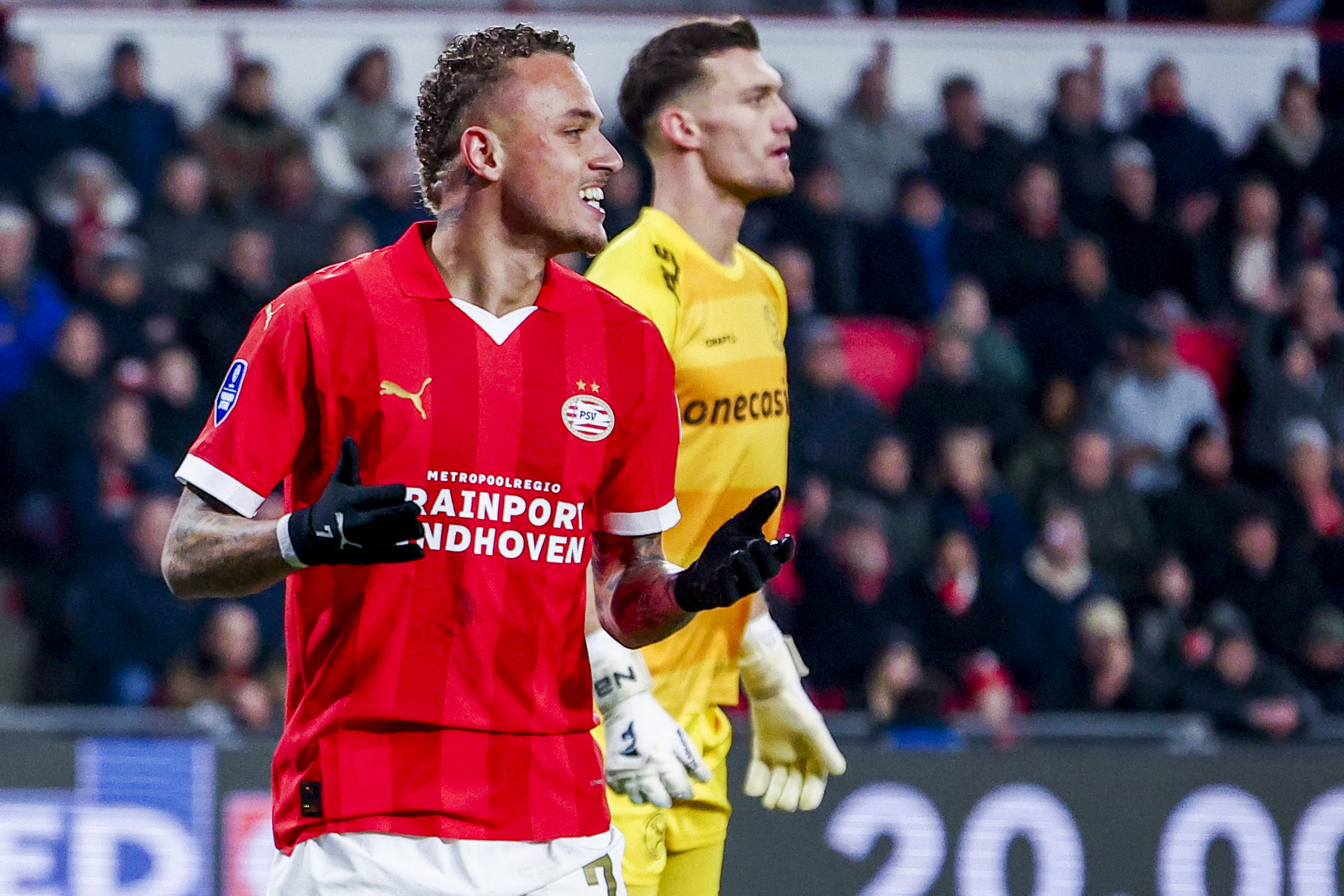 Noa Lang tegen Almere City