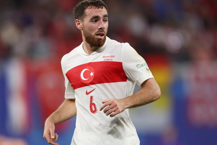 Orkun Kökcü tegen Oostenrijk