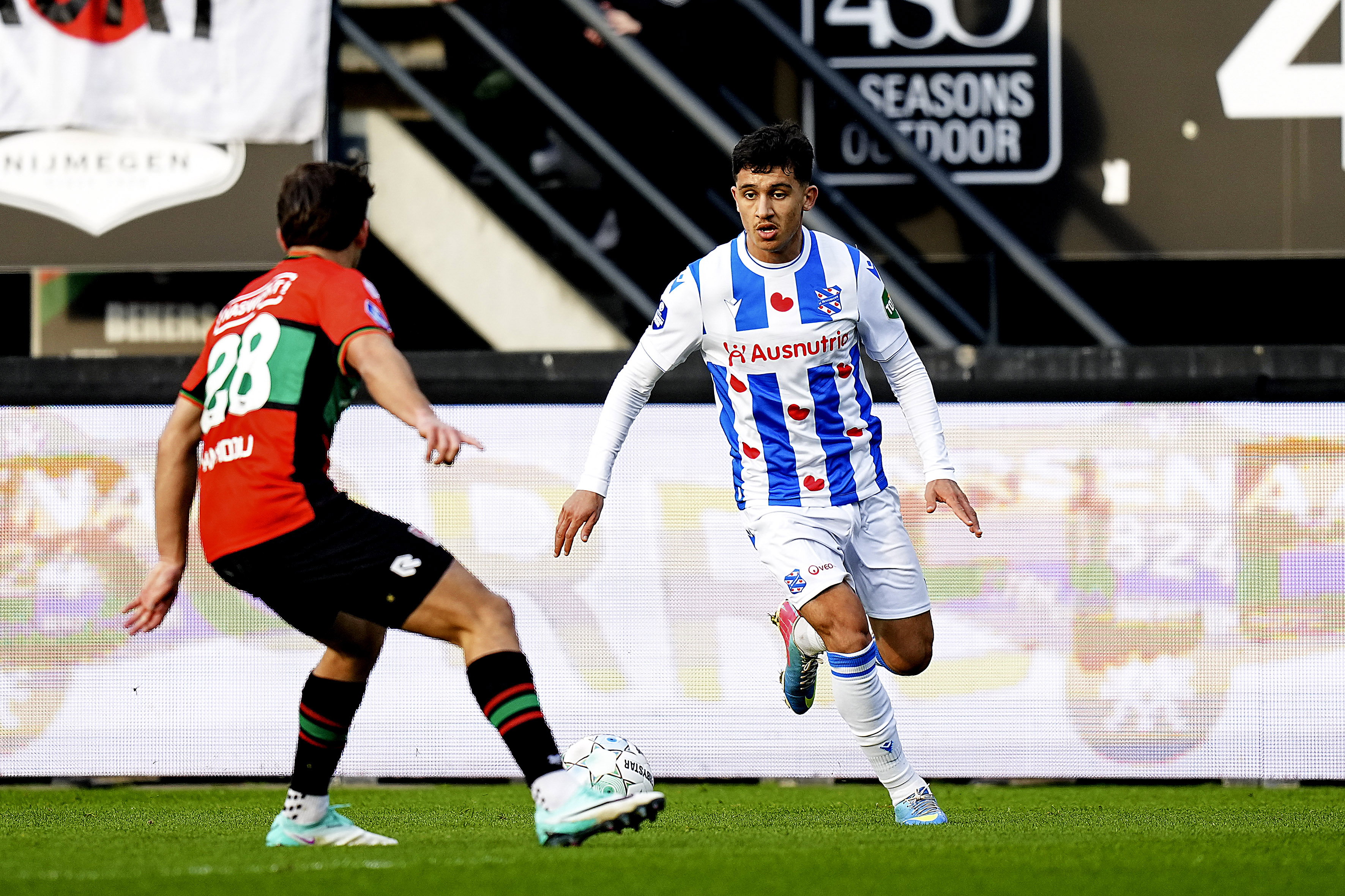 Osame Sahraoui tegen NEC