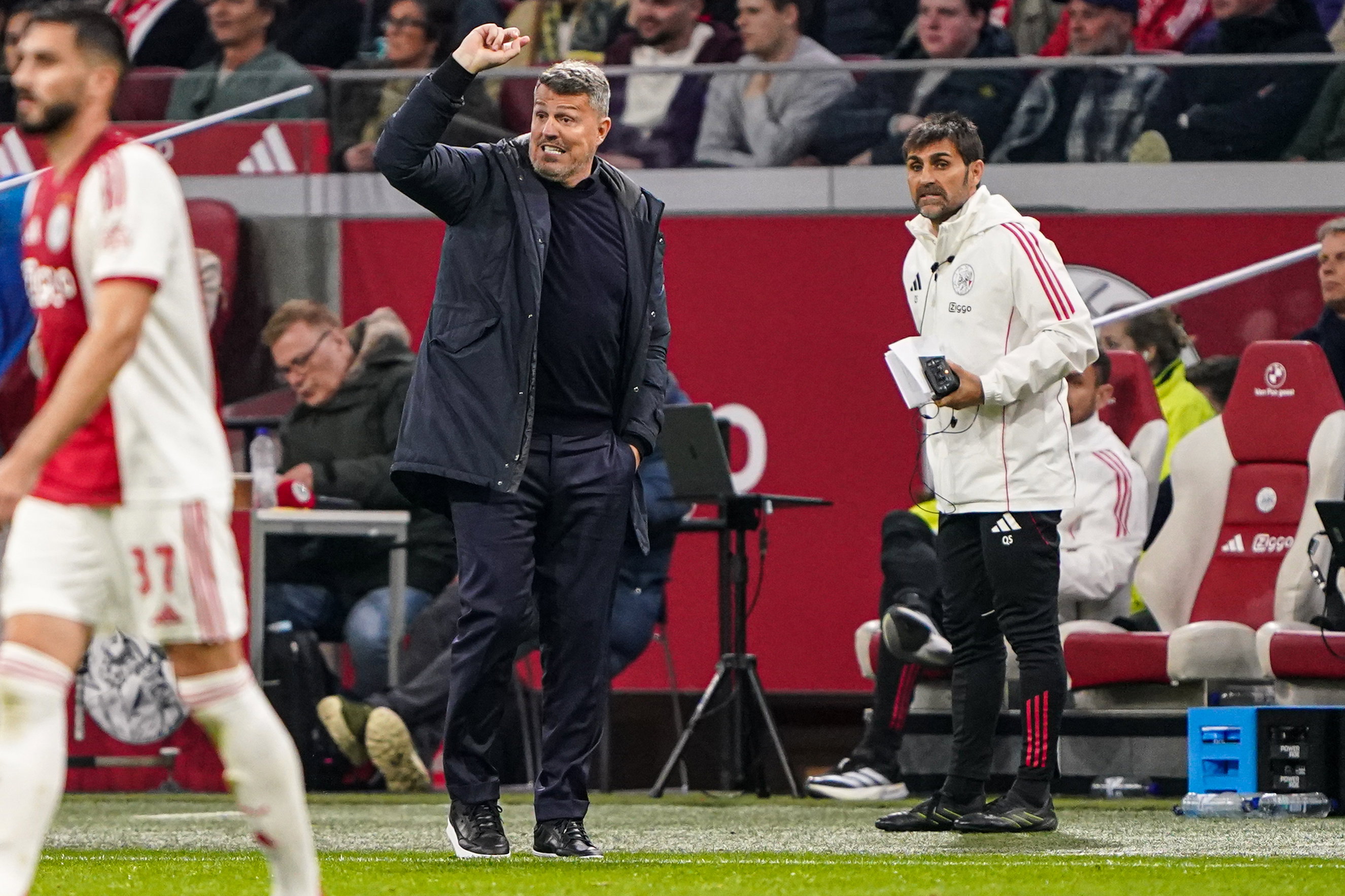 Oscar Garcia tijdens het duel met FC Twente