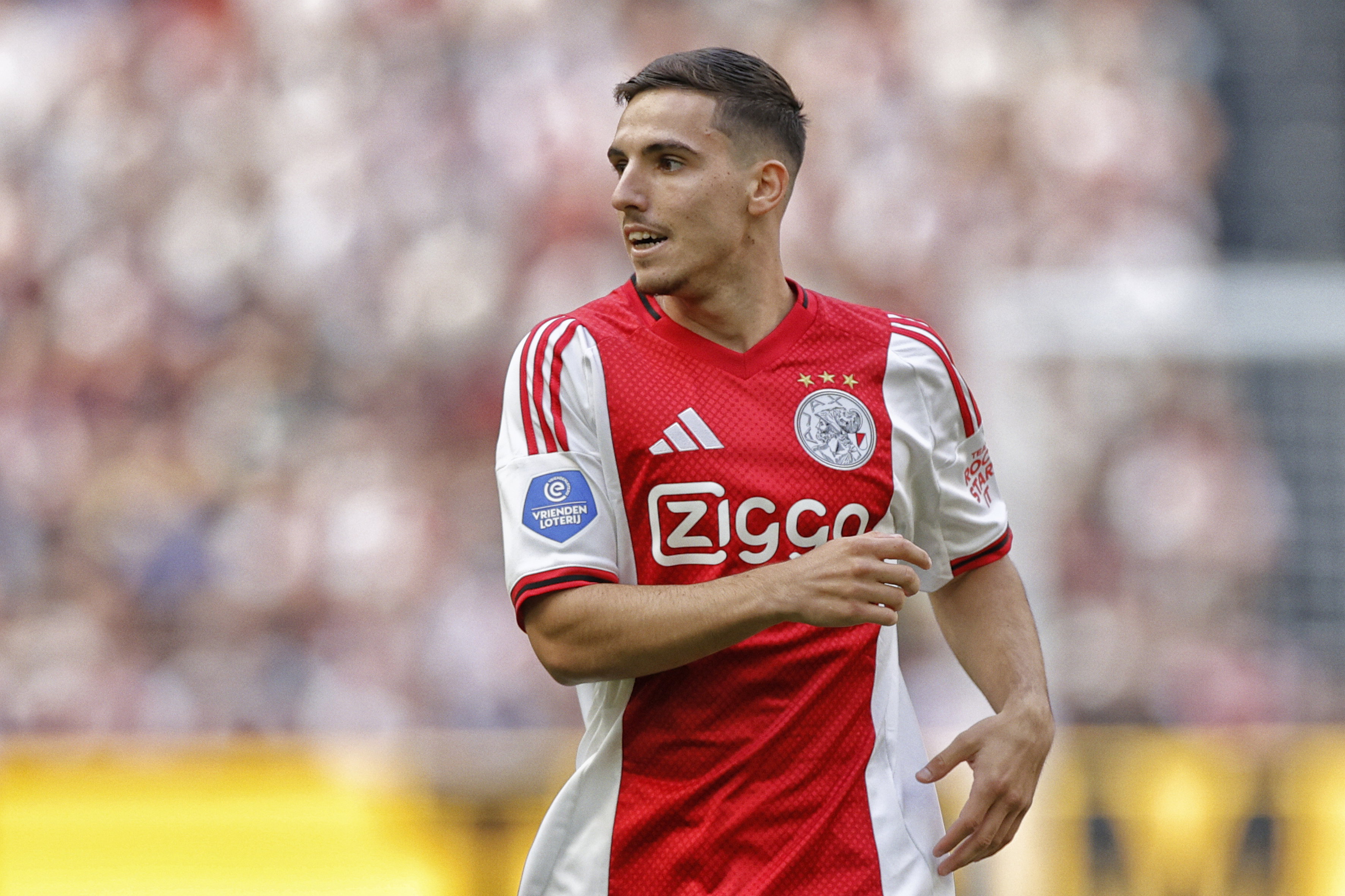 Oscar Gloukh in het veld