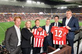 Van links naar rechtsL: Par Holgersson, Cynthia Koetsier-Beerten (Cisco), Frans Janssen (PSV), Paul van der Weijden (Cisco), Damian Bott (PSV), Guy Diedrich (Cisco)