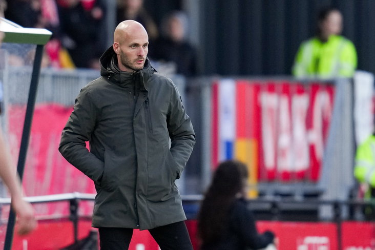 Paul Simonis tegen Almere City