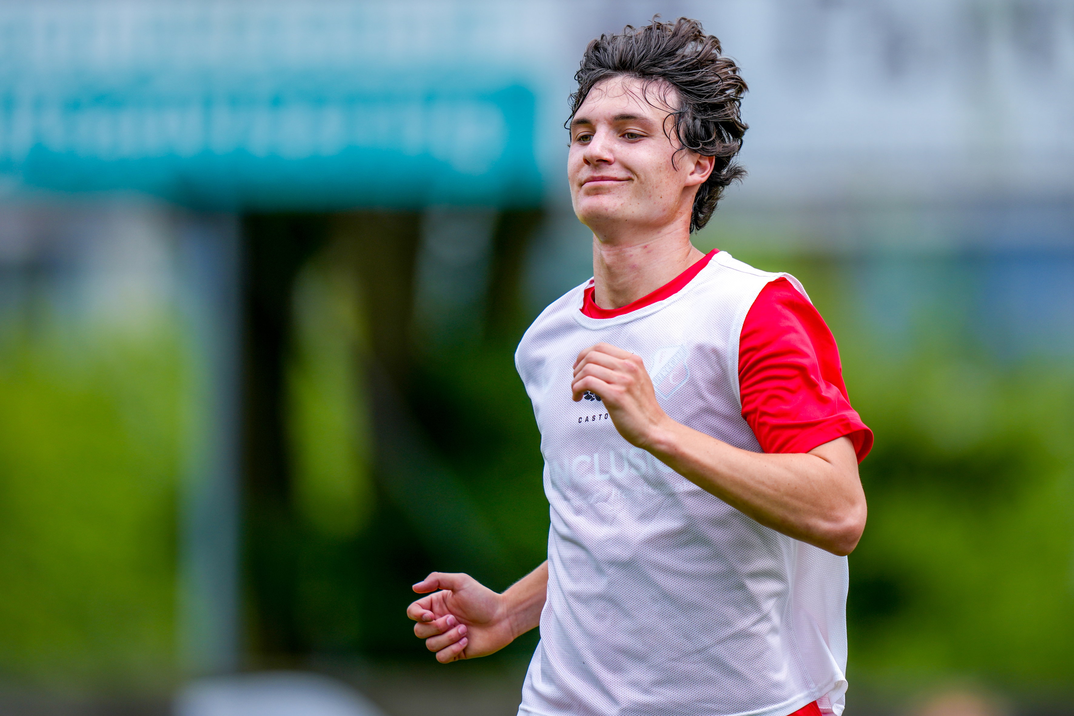 Paxten Aaronson op de training van FC Utrecht