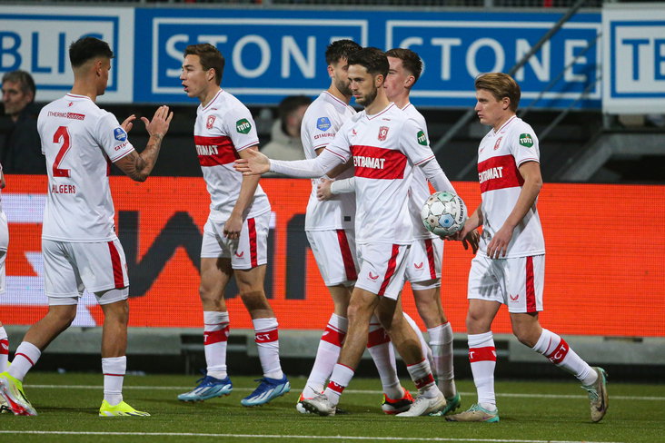 Ricky van Wolfswinkel krijgt de felicitaties