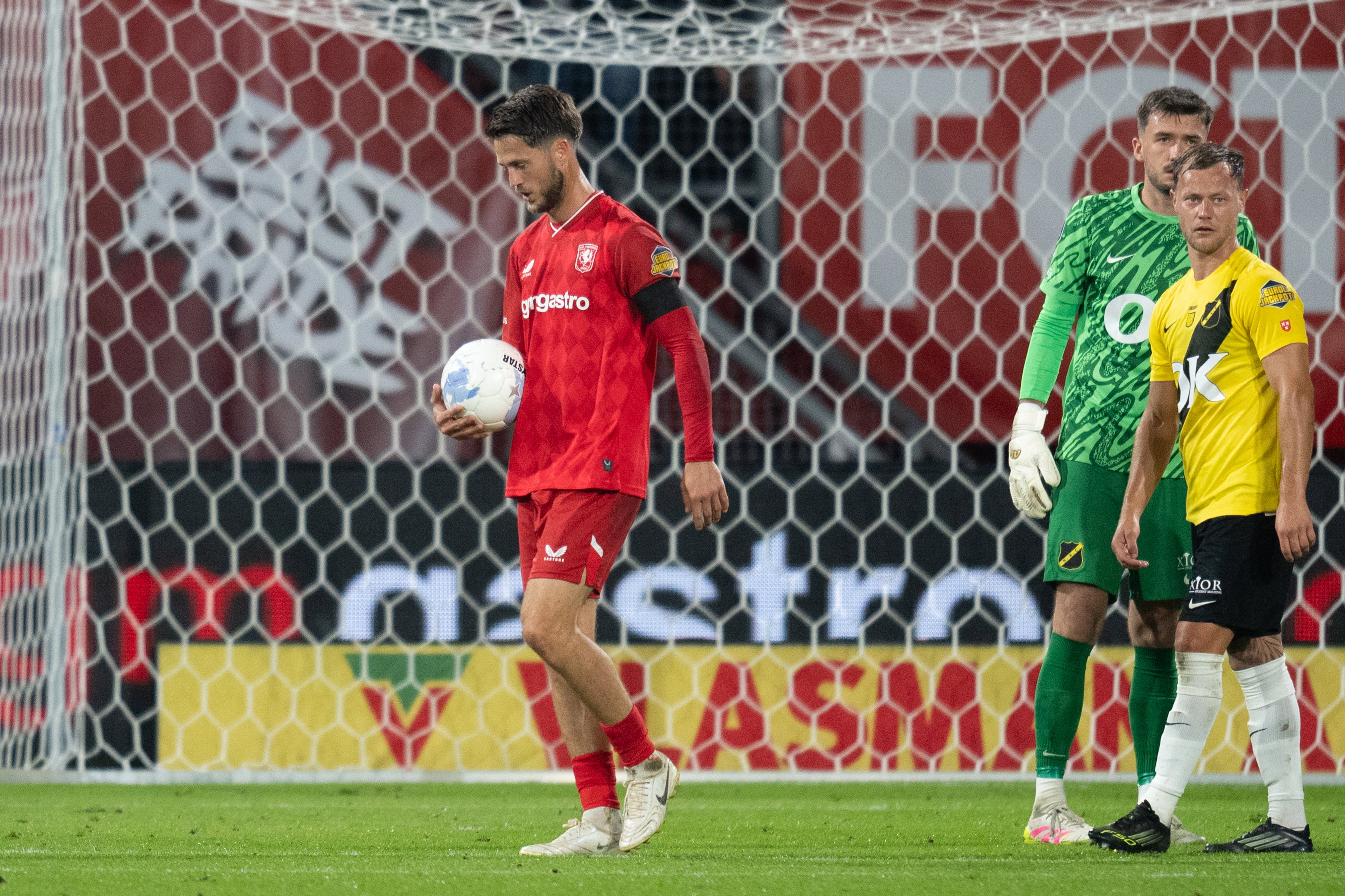 Ricky van Wolfswinkel met de bal