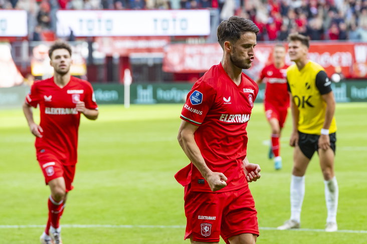 Ricky van Wolfswinkel opent de score