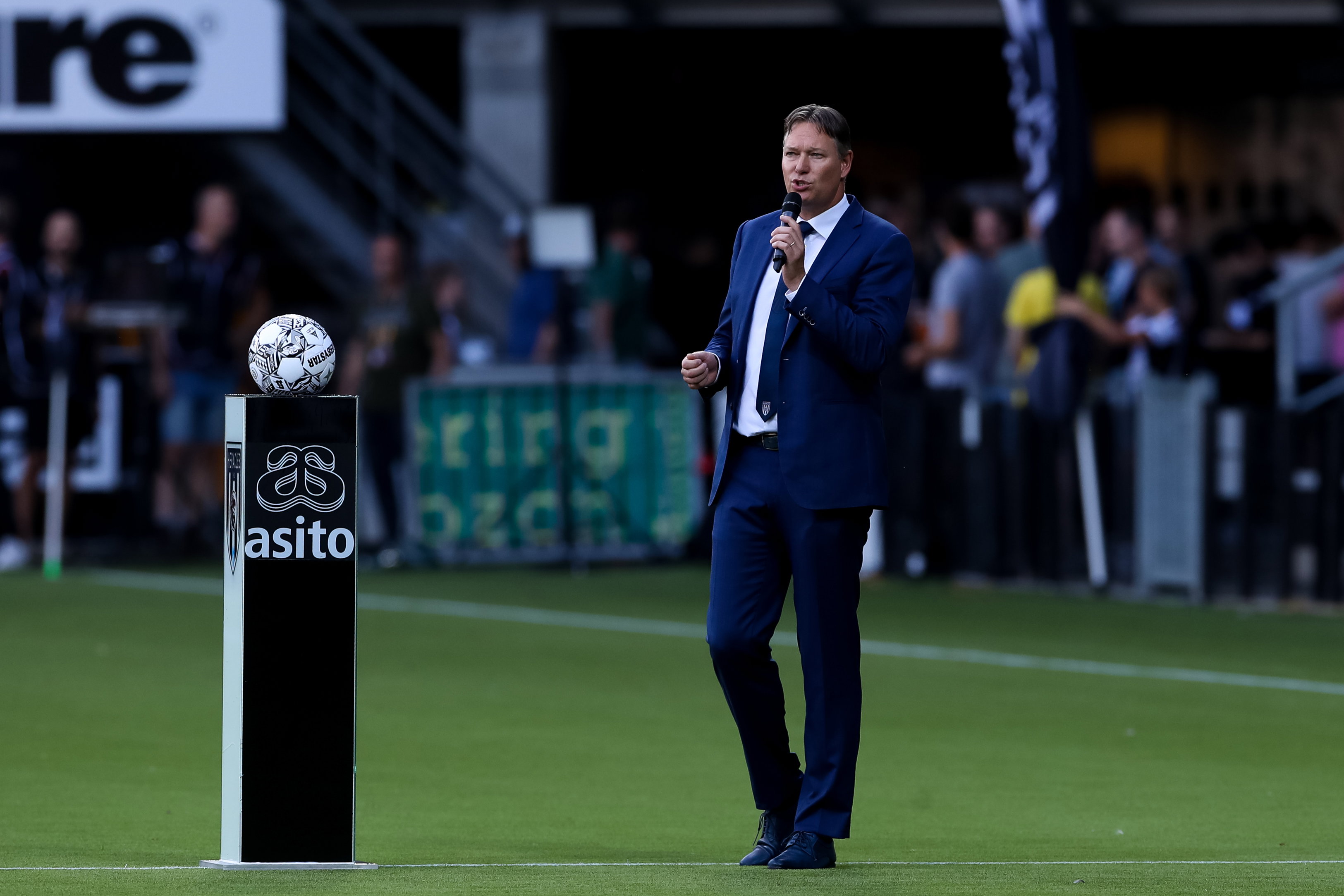 Rob Toussaint namens Heracles Almelo