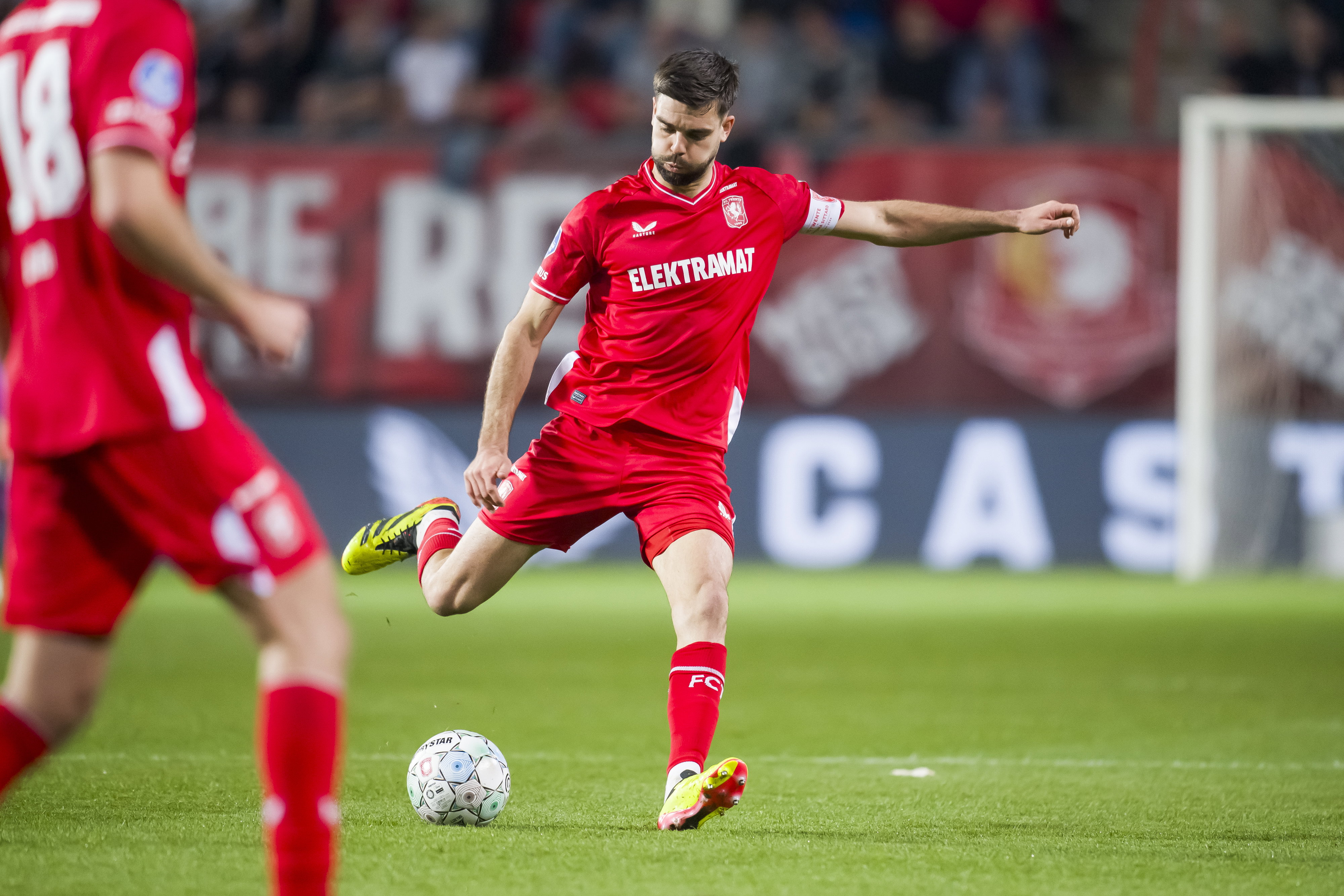 Robin Pröpper met de bal