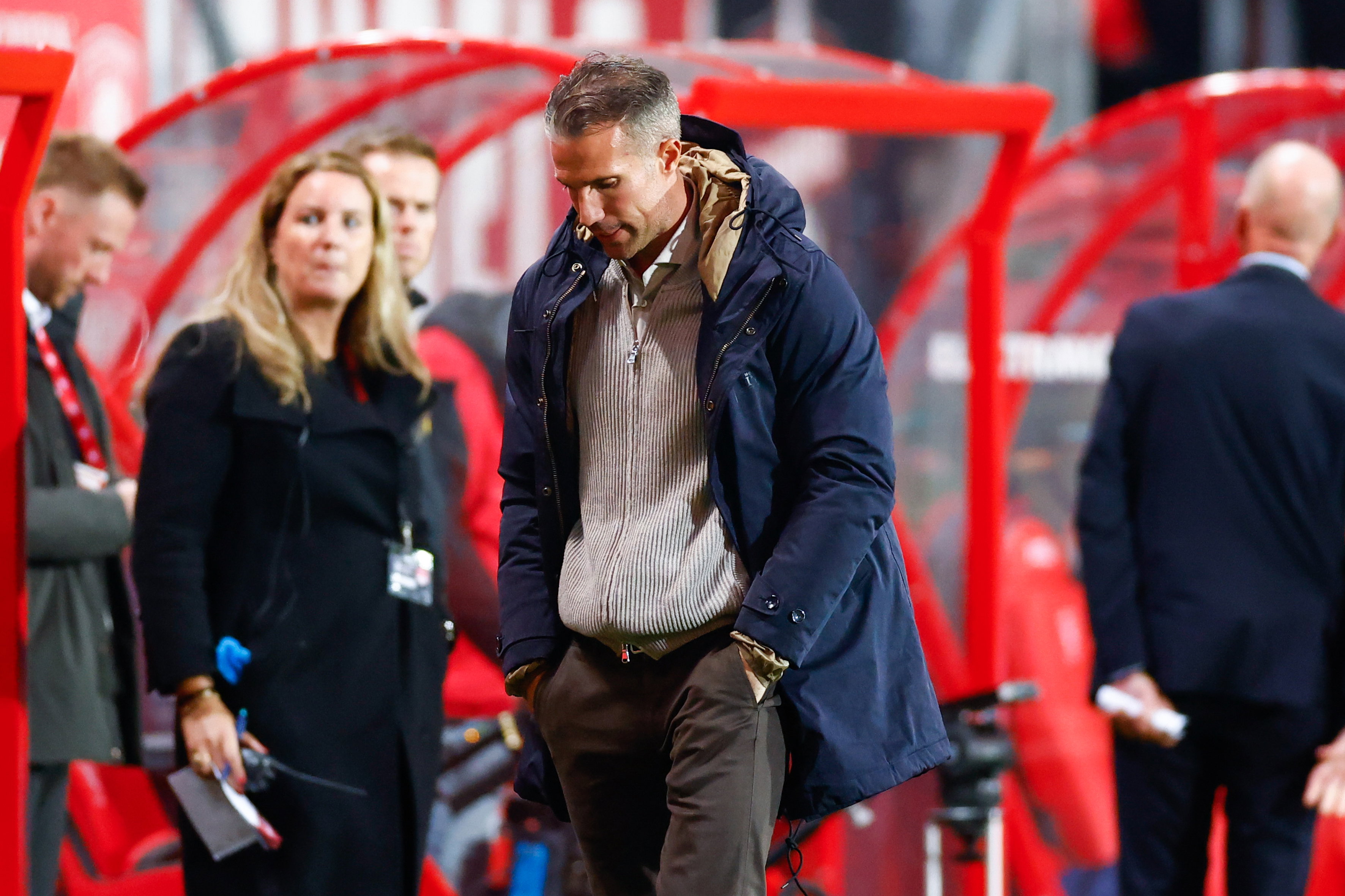 Robin van Persie treurt