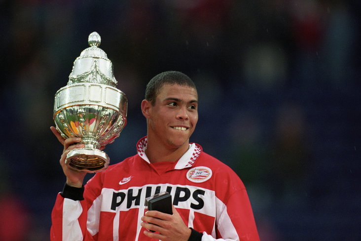 Ronaldo Luís Nazário de Lima met de KNVB Beker