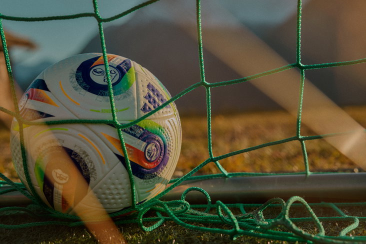 adidas presenteert KONEKTIS, de officiële wedstrijdbal van het EK 2025