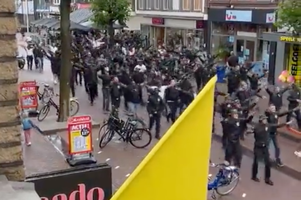 Hammarby-supporters in Hengelo