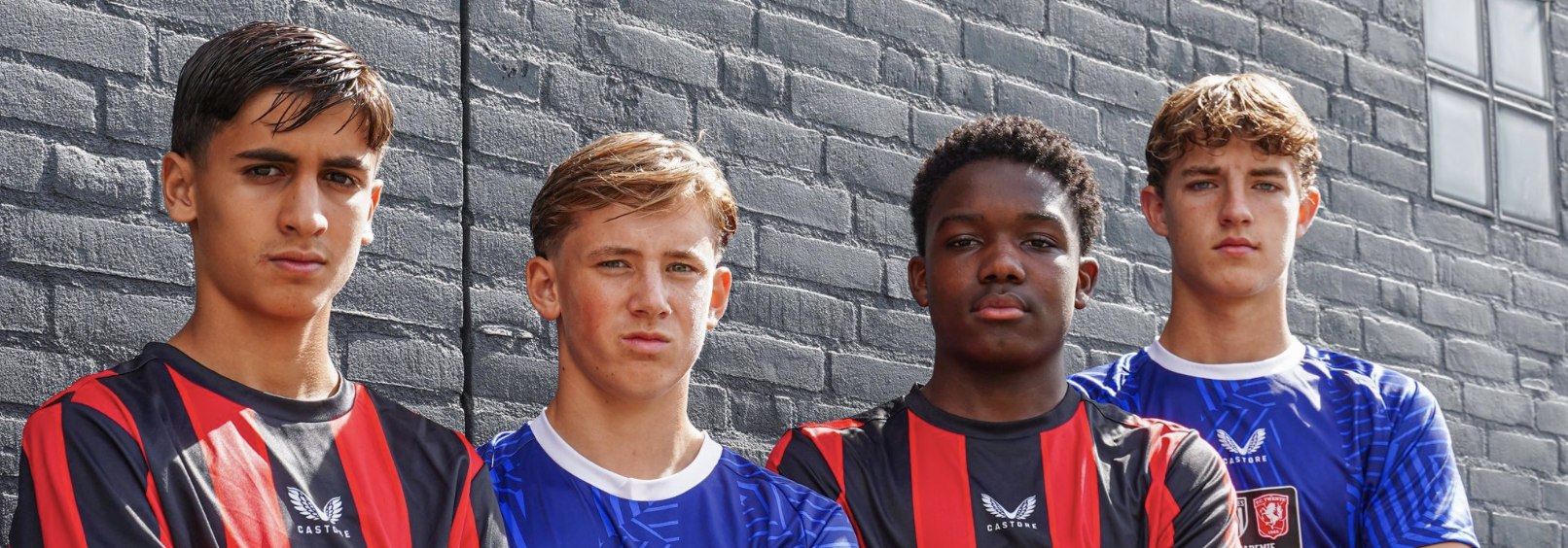 De nieuwe tenues van FC Twente/Heracles Academie