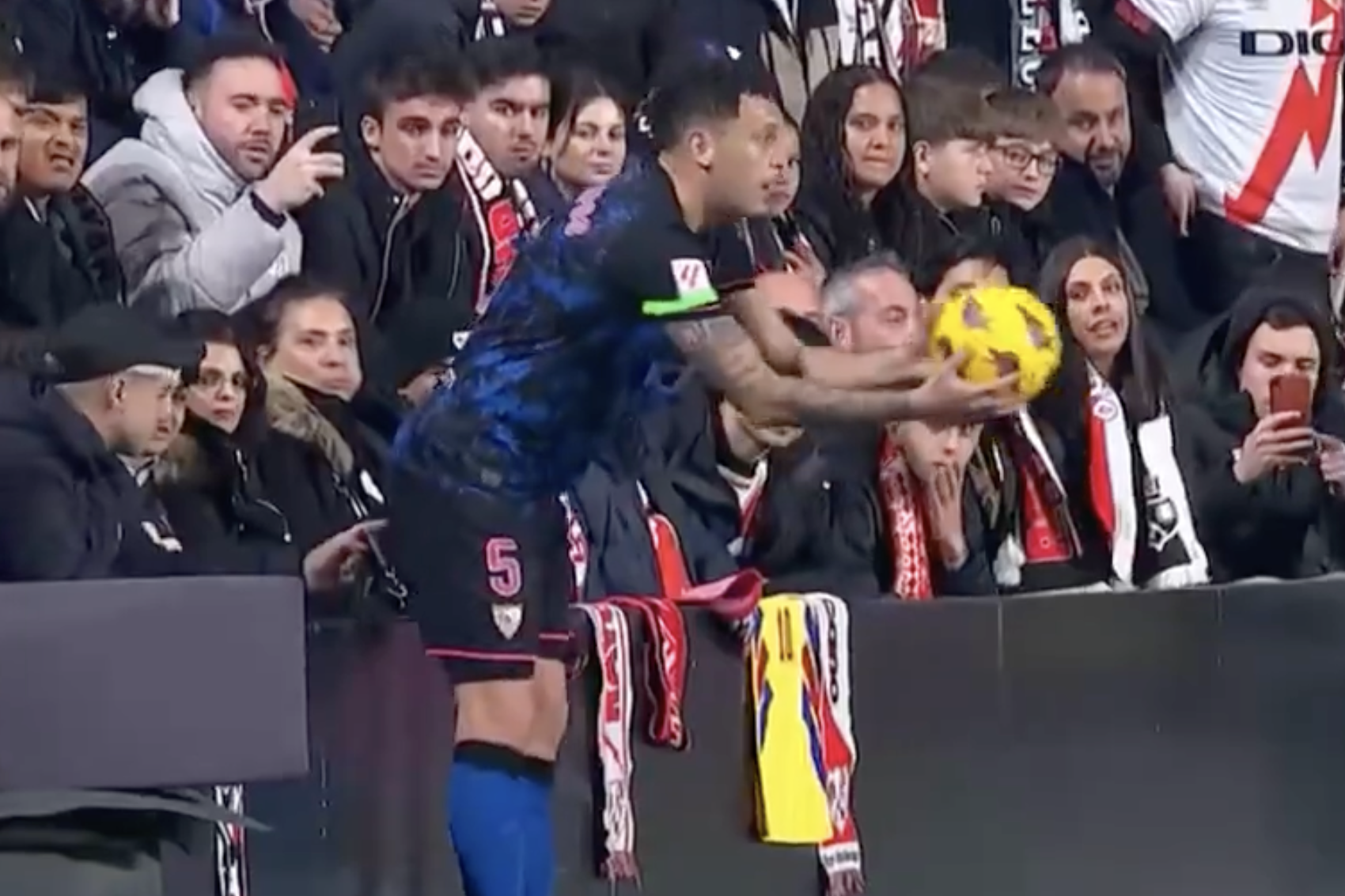 Lucas Ocampos wordt verrast