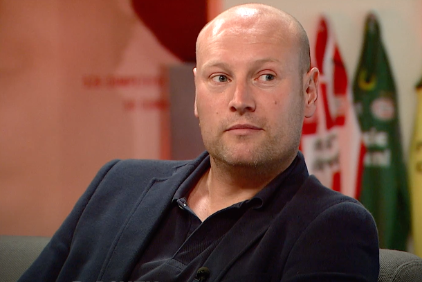 Maarten Wijffels in de studio van PSV TV