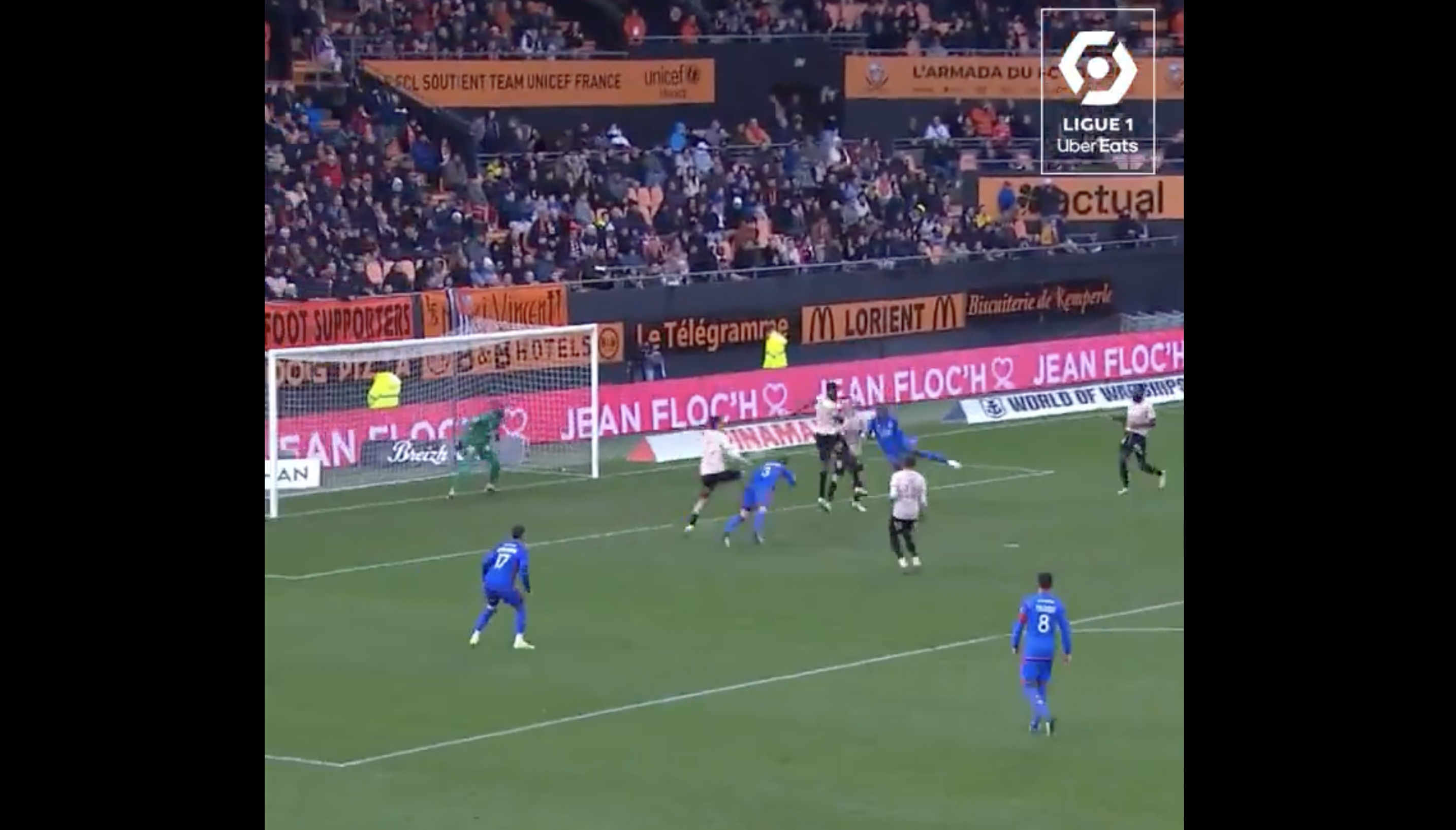 Nicolas Tagliafico scoort voor Olympique Lyon