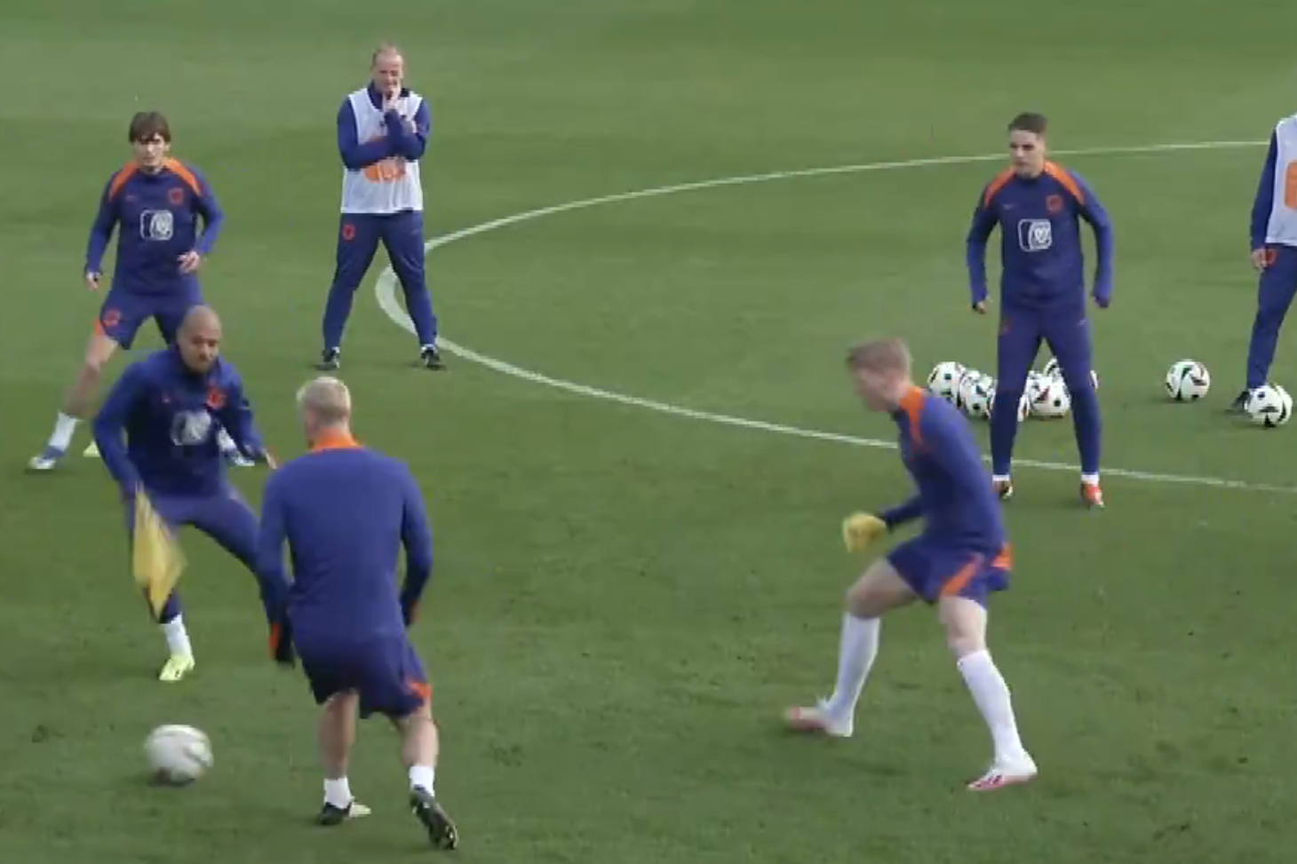 Rondo met Malen en Schouten in het midden