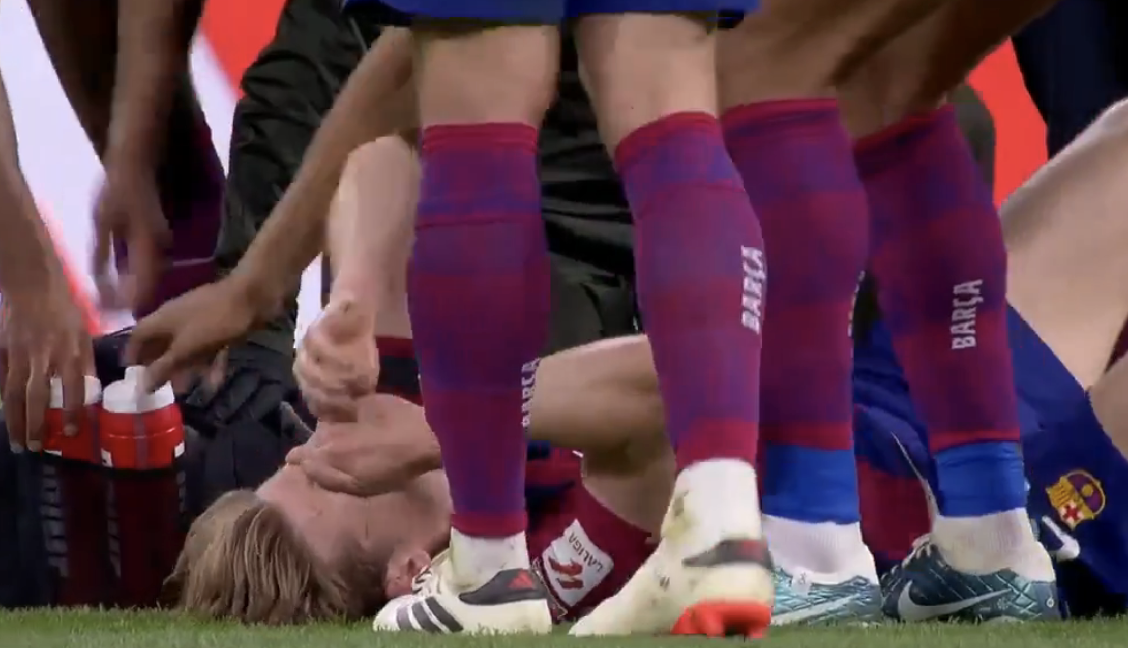 Frenkie de Jong baalt
