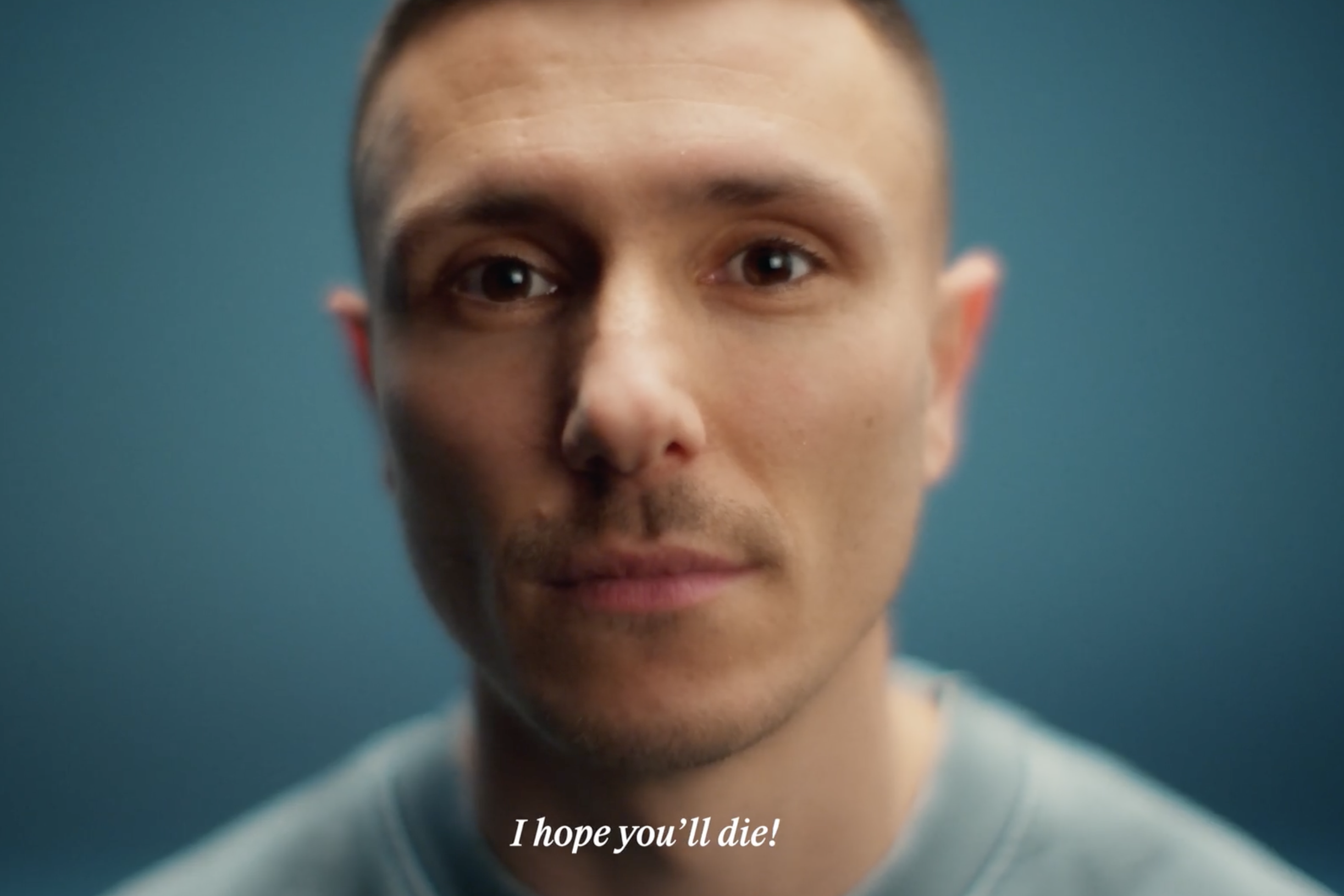 Steven Berghuis in de Silence Social Hate-video