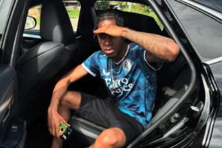 Iman Griffith in het shirt van Feyenoord