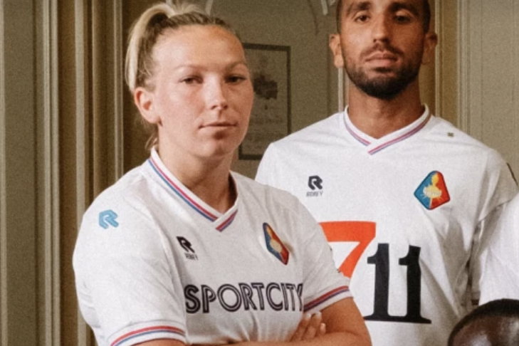 Telstar presenteert het nieuwe thuistenue