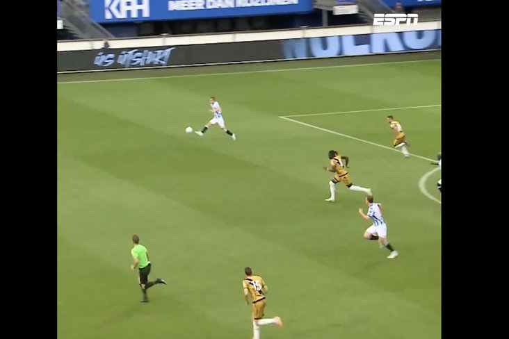 Robin van Persie-ball in Heerenveen
