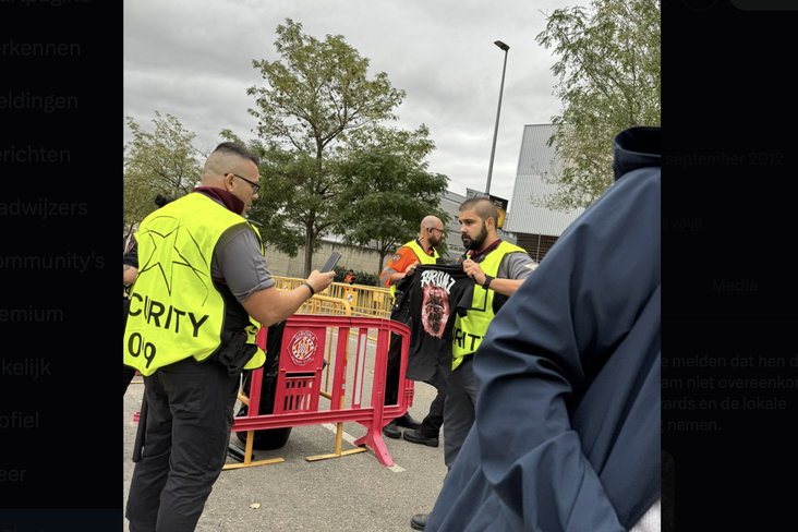 Spaanse politie neemt een shirt in beslag