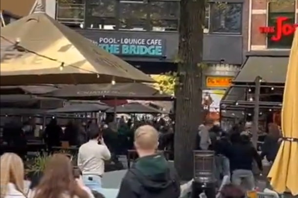 Confrontatie tussen fans FC Twente en Fenerbahce in Enschede