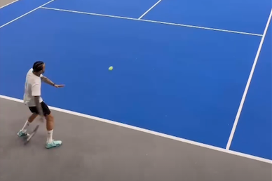 Quilindschy Hartman op de tennisbaan