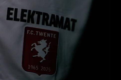 FC Twente in jubileumkleding tegen RKC