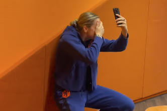 Wieke Kaptein baalt nadat ze een TikTok-challenge verliest