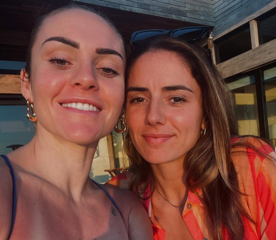 Danielle van de Donk en Ellie Carpenter