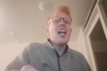 Piebe Guido van den Berg met zijn nieuwe hit