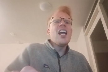 Piebe Guido van den Berg met zijn nieuwe hit