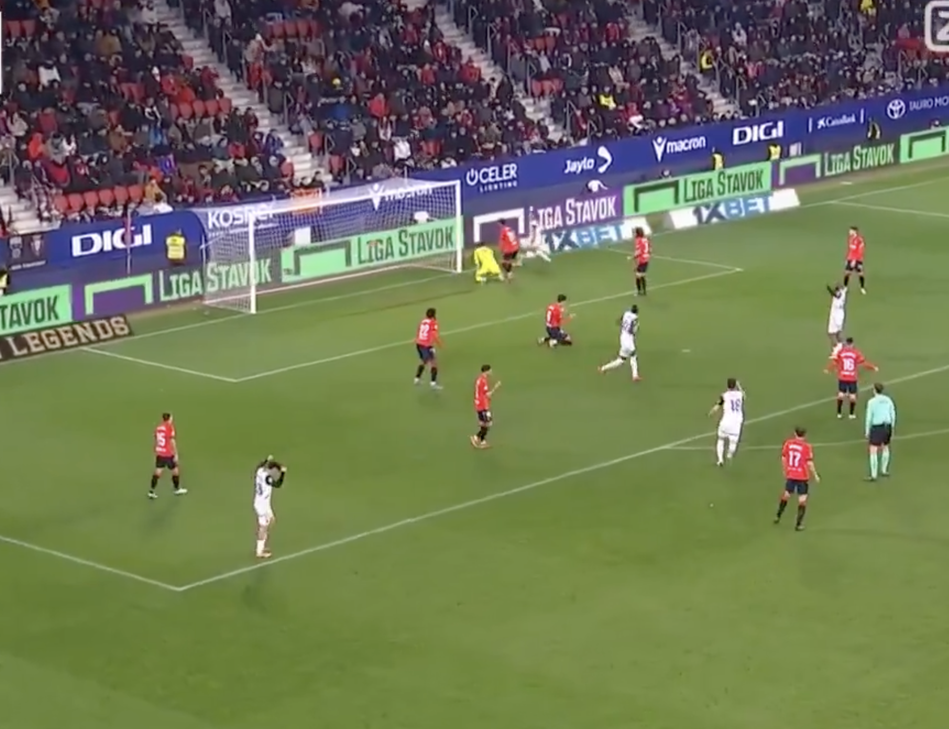 Umar Sadiq maakt wereldgoal