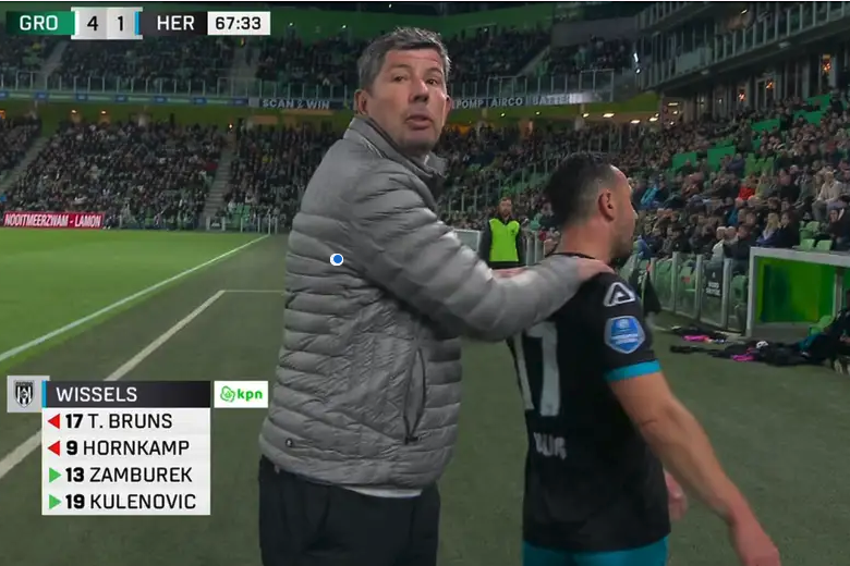 Thomas Bruns is woest na zijn wissel, hij moet het duel tegen Feyenoord missen