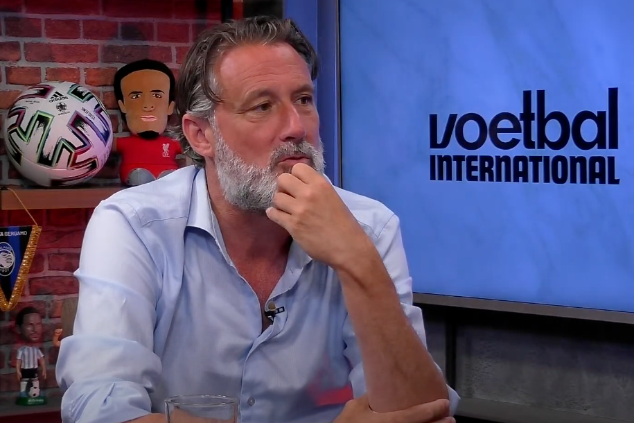 Marco Timmer in de studio van Voetbal International