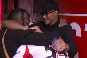 Johan Bakayoko en Malik Tillman ontmoeten hun voormalig ploeggenoten in het Philips Stadion