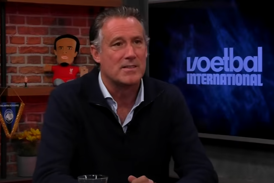 Marco Timmer in de studio van Voetbal International