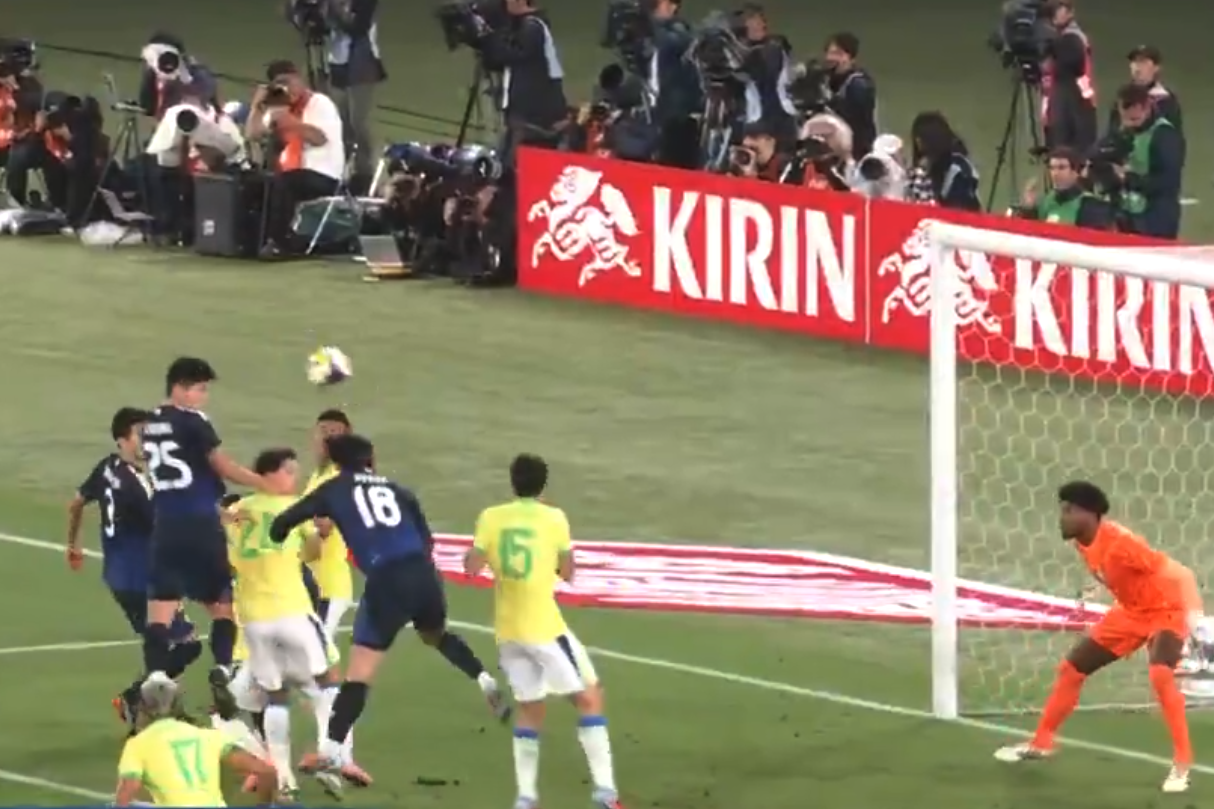 Ayase Ueda maakt de winnende voor Japan tegen Brazilië