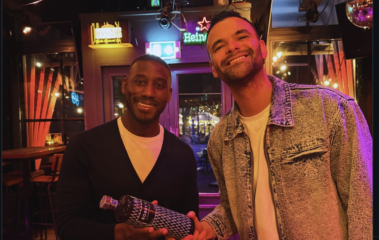 Rick Adjei maakt zijn excuus