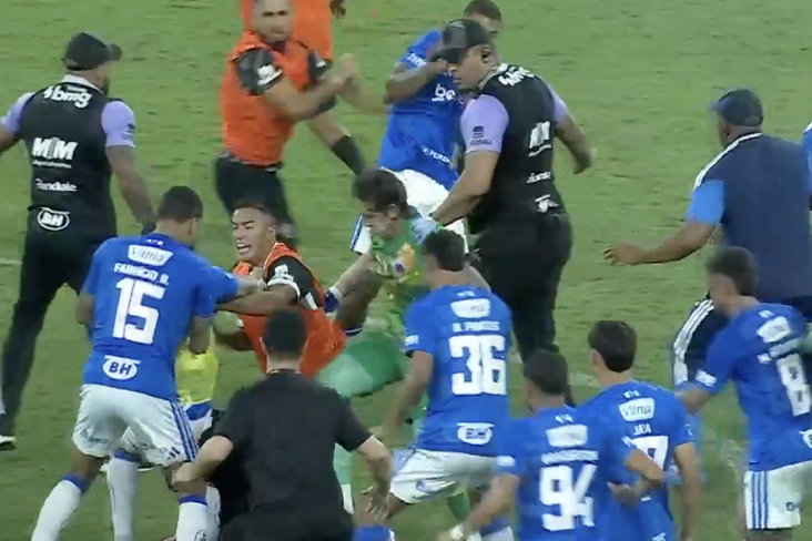 Een massale knokpartij tijdens Cruzeiro-Atlético Mineiro