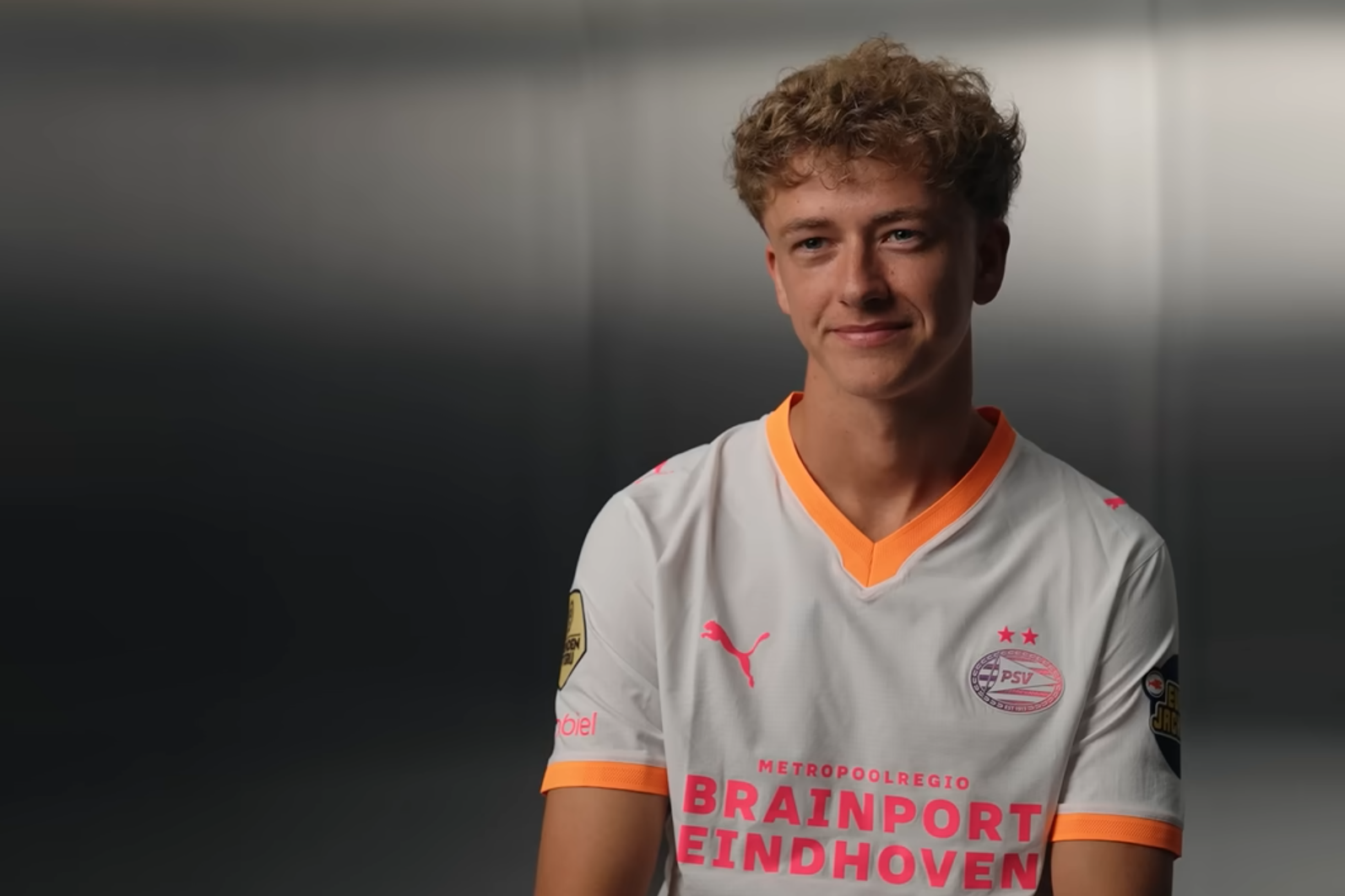 Sven Mijnans in het uitshirt van PSV