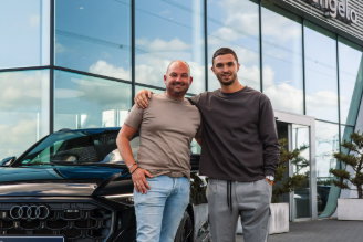 Jeffrey de Lange met zijn nieuwe Audi Q8