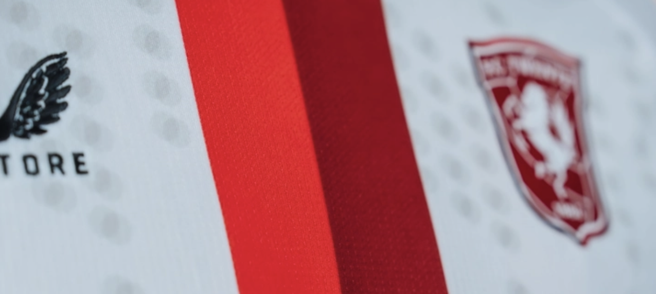 Het nieuwe derde shirt van FC Twente