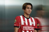 Kodai Sano in het shirt van PSV