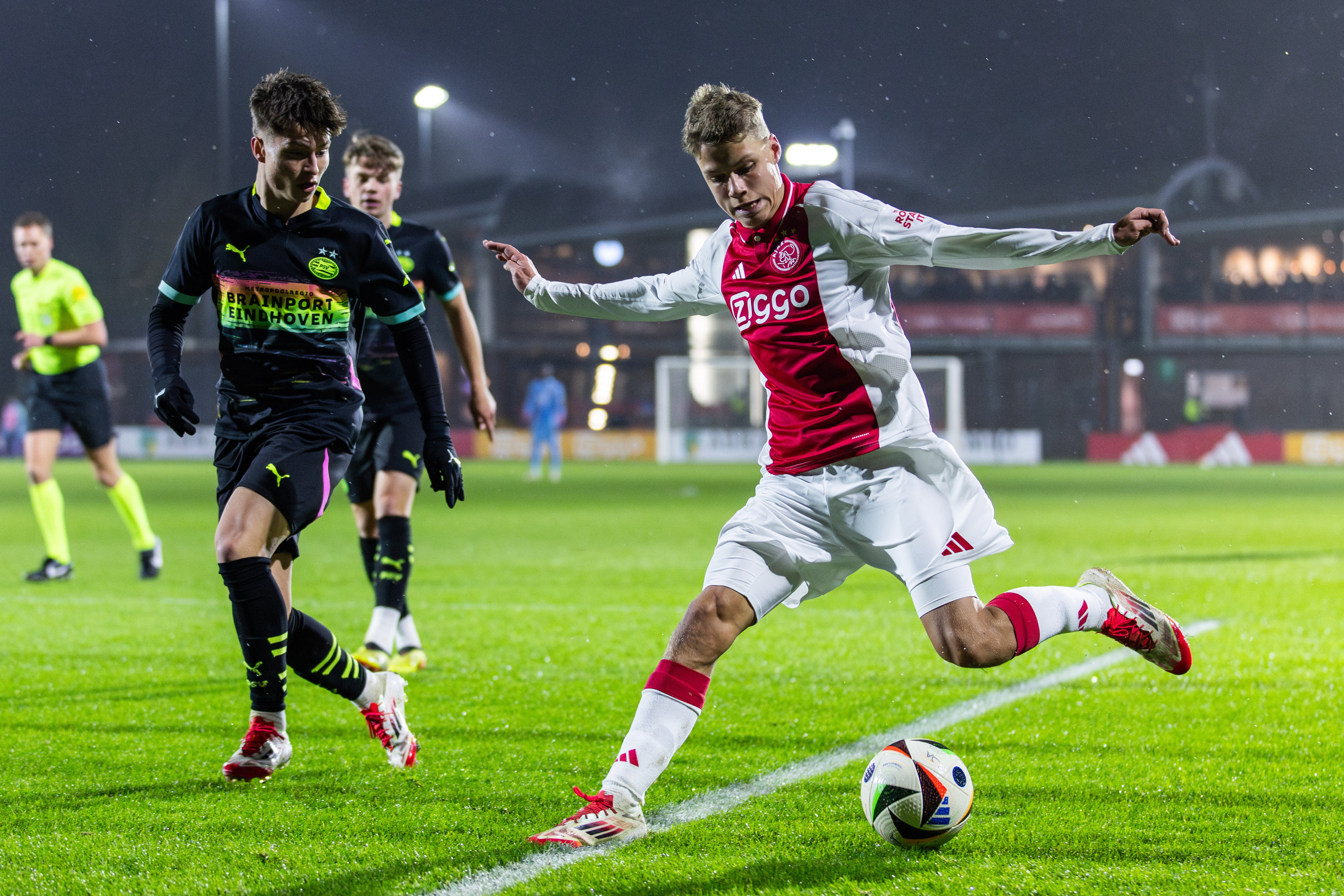 Sean Steur aan de bal